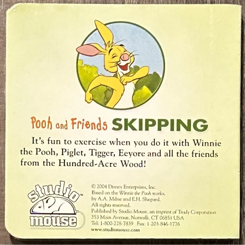 💞 Disney Winnie The Pooh and Friends “Skipping” Children’s Board Book